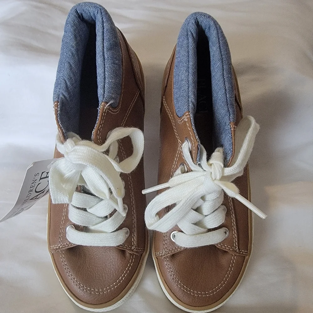 NWT The Children's place boys colorblock hi top sneakers, youth 13, tan